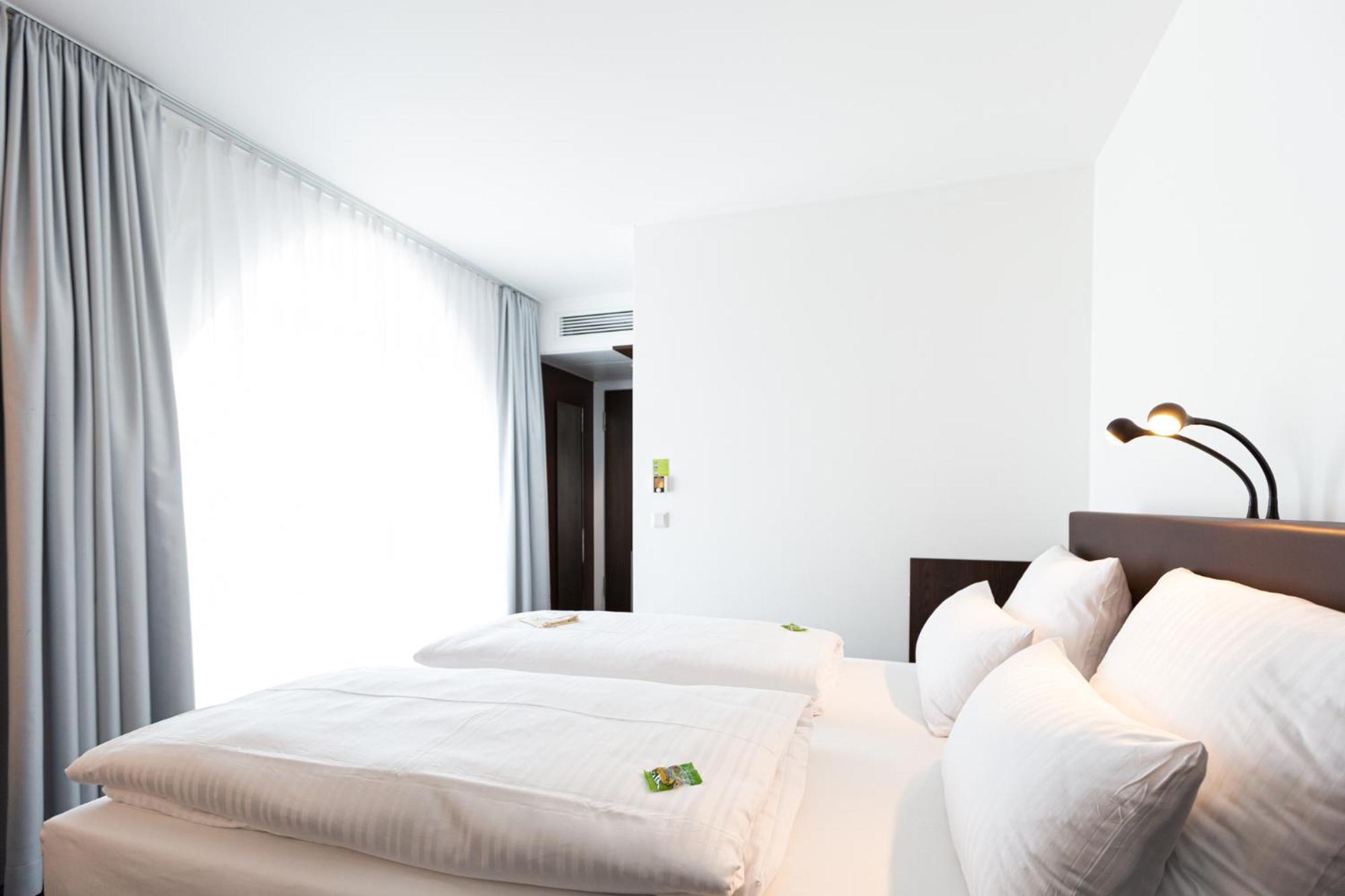 Tobbaccon Hotel Бенсхайм Екстериор снимка