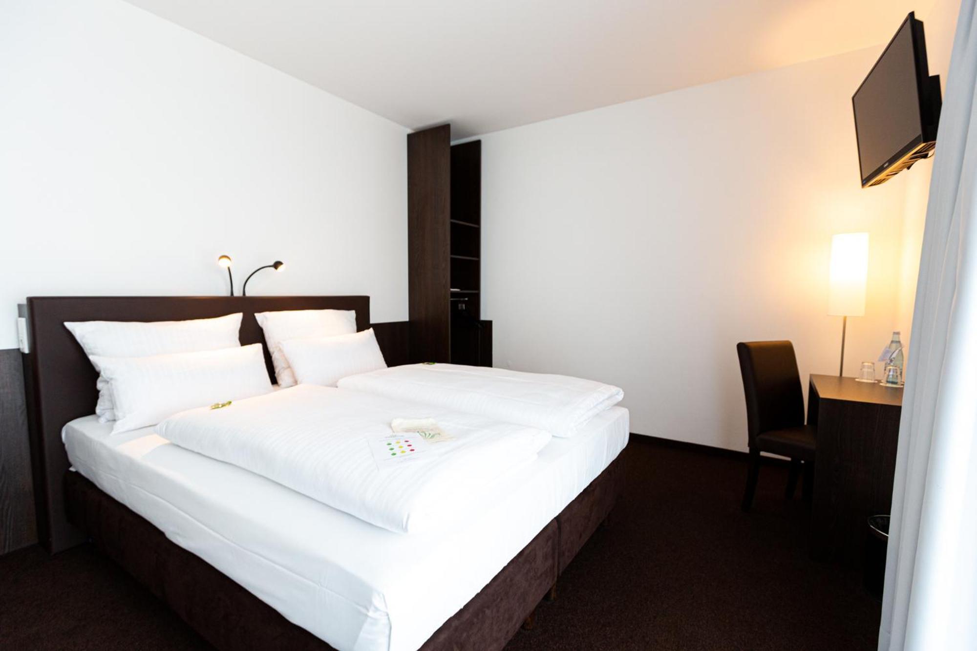 Tobbaccon Hotel Бенсхайм Екстериор снимка