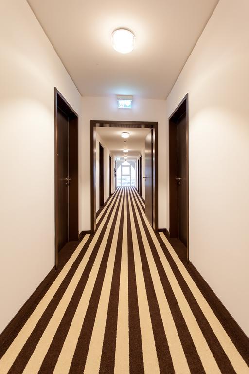 Tobbaccon Hotel Бенсхайм Екстериор снимка