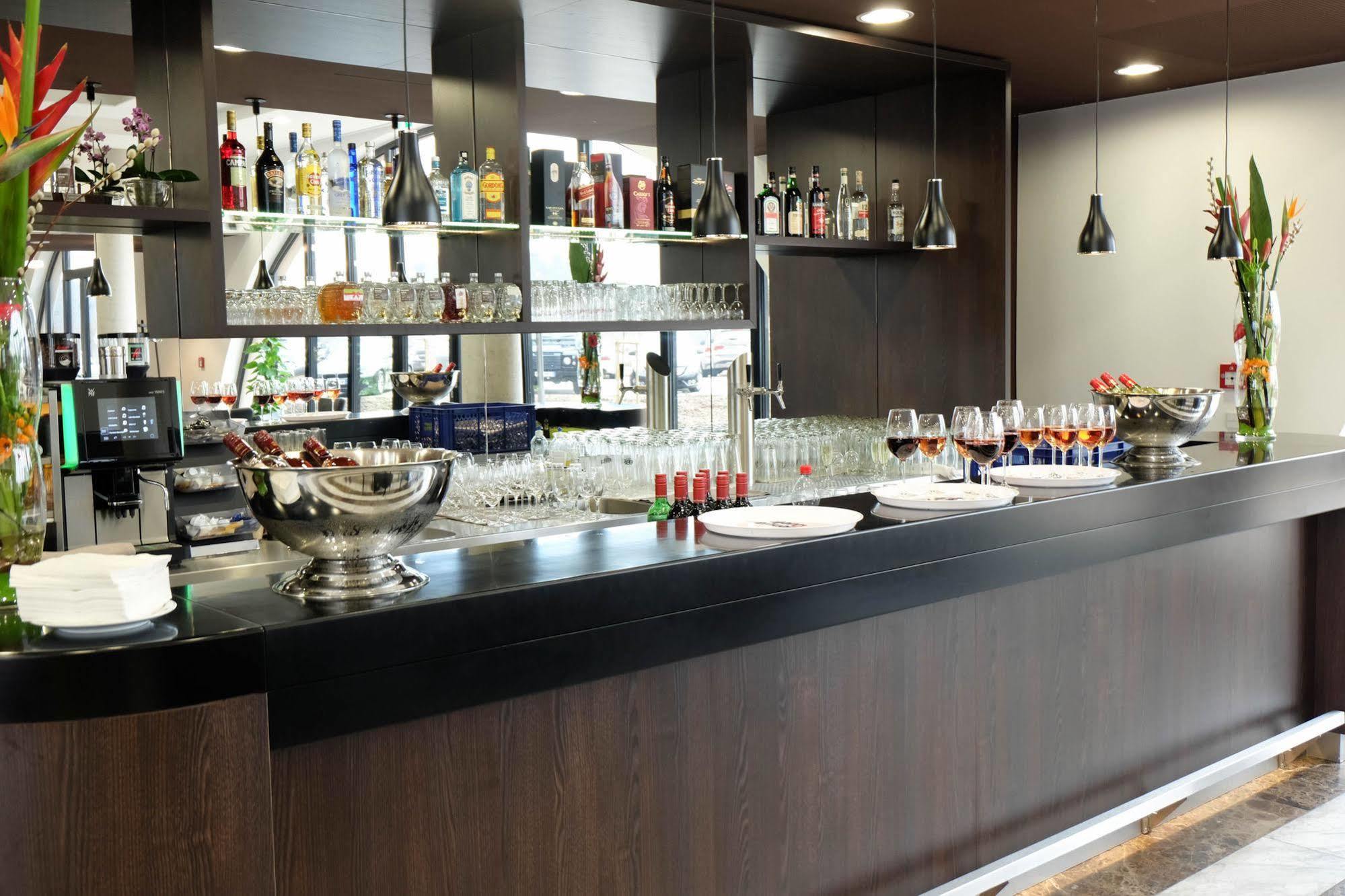 Tobbaccon Hotel Бенсхайм Екстериор снимка