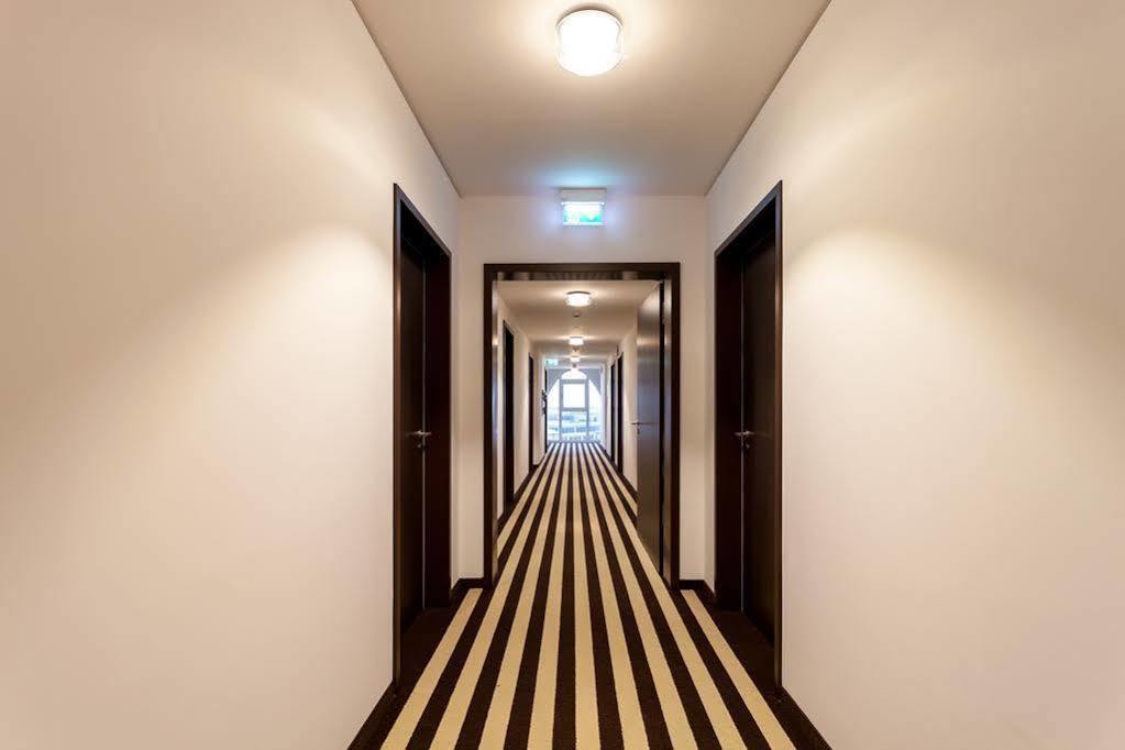 Tobbaccon Hotel Бенсхайм Екстериор снимка